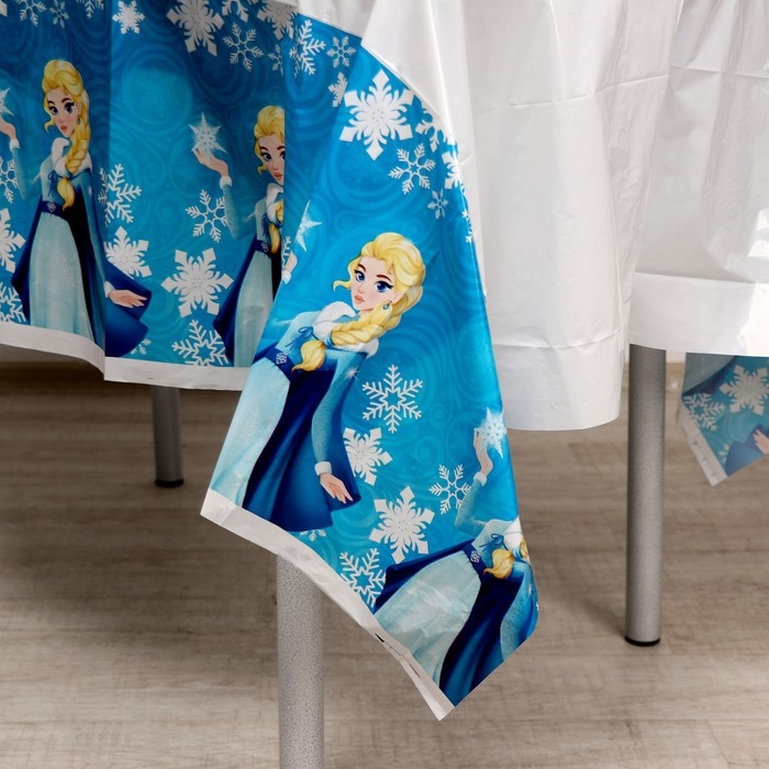 Скатерть одноразовая &laquo;Волшебница&raquo;, 137 &times; 180 см, голубая