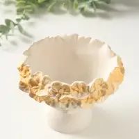 Подставка для мелочей &laquo;Девушка в цветах&raquo;, 10&times;11 см, белая с позолотой