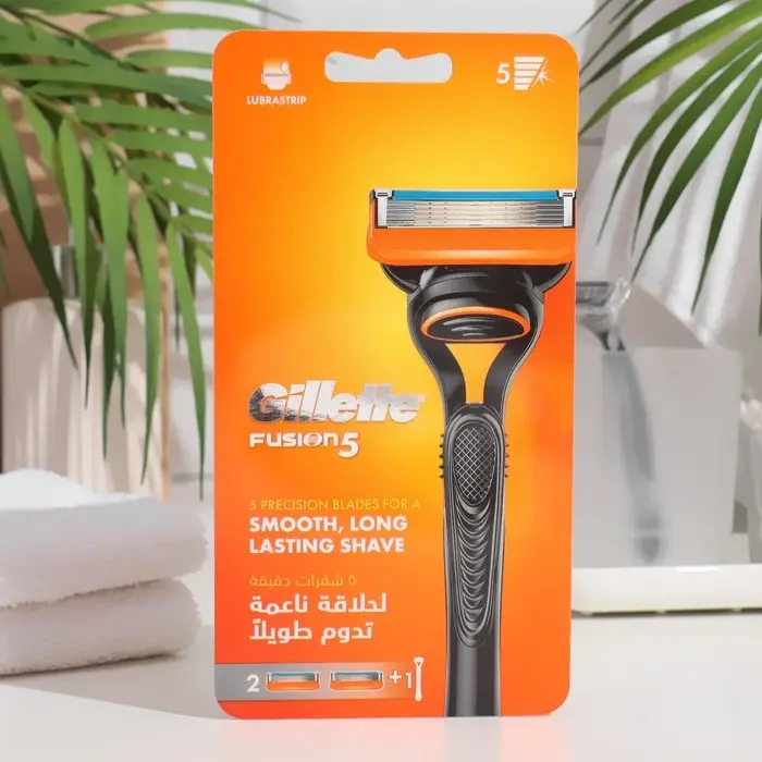 Бритвенный станок Gillette Fusion + 2 сменных кассеты, 5 лезвий Бритвенный станок Gillette Fusion + 2 сменных кассеты, 5 лезвий