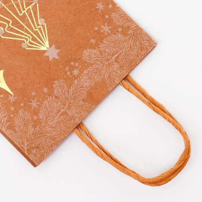 Пакет крафт с золотым тиснением, круглая ручка, Пакет крафт с золотым тиснением, круглая ручка, "Рожденственский лес" 15 х 21 х 8 см, 120 г