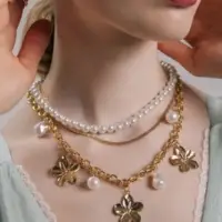 Колье многослойное с подвесками &laquo;Жемчуг с цветами&raquo;, 3 уровня, 34, 36, 40 см, медь, белое в золоте