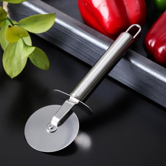 Нож для теста и пиццы Доляна «Металлик», 19,5 см, цвет серебристый Нож для теста и пиццы Доляна «Металлик», 19,5 см, цвет серебристый