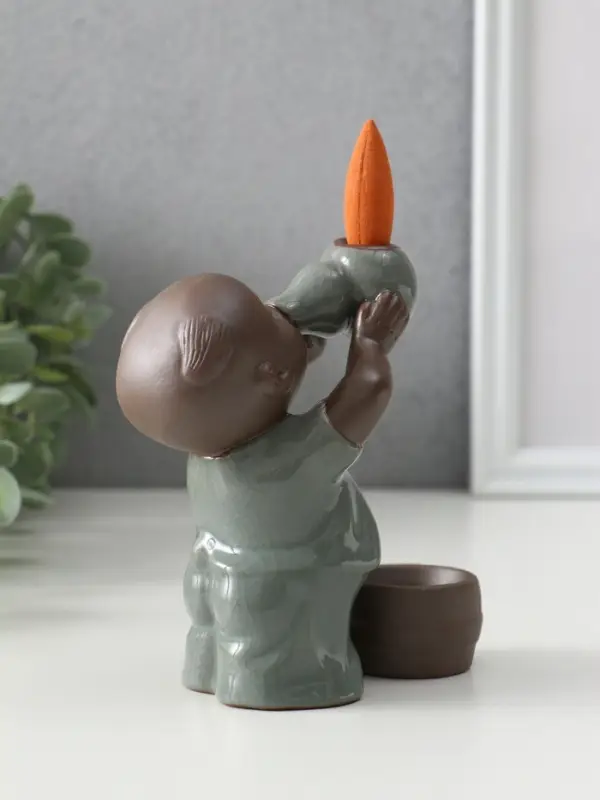 Подставка для благовоний TAKE IT EASY &laquo;Мальчик пьет&raquo;, стелющийся дым, 13&times;8&times;9 см