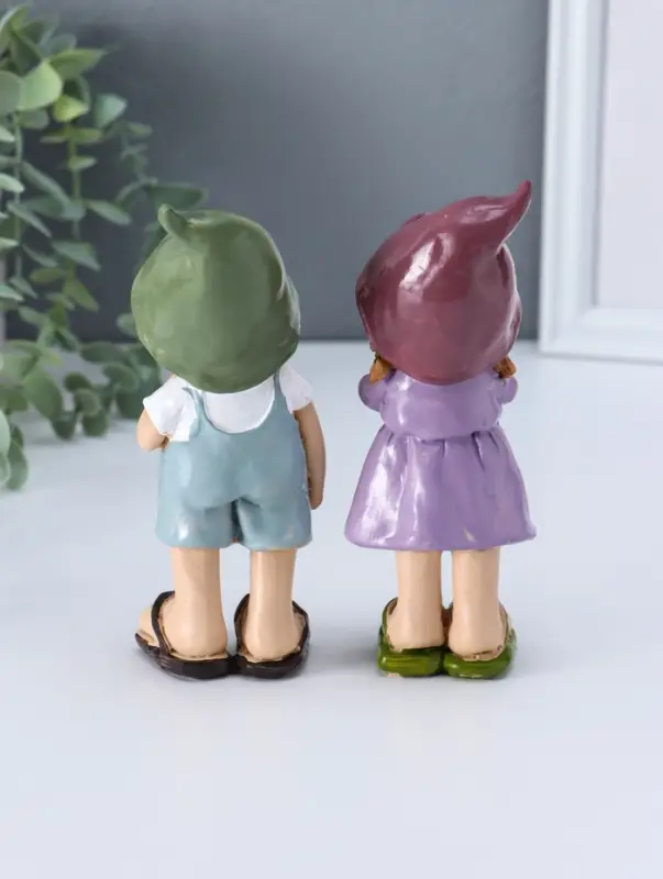 Сувенир полистоун "Малыши в длинных колпаках, с ромашками" набор 2 шт 4х5,3х15 см