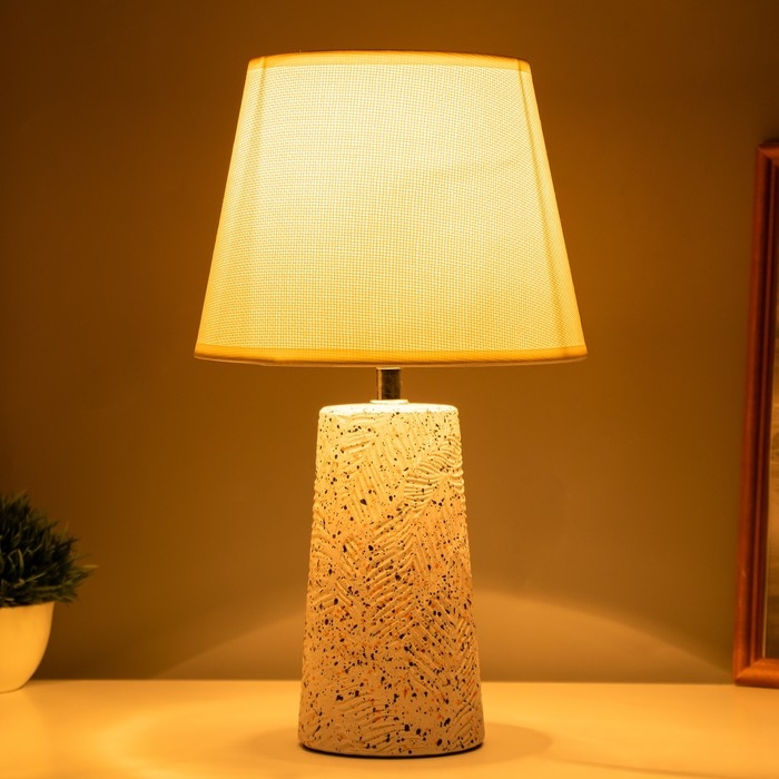 Лампа настольная Лампа настольная "Айминь" 1х40Вт Е14 белый 20х20х34см