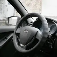 Оплетка на руль (нат. кожа) AVS GL-296M-B (размер M, черный) - Серия "Classic"