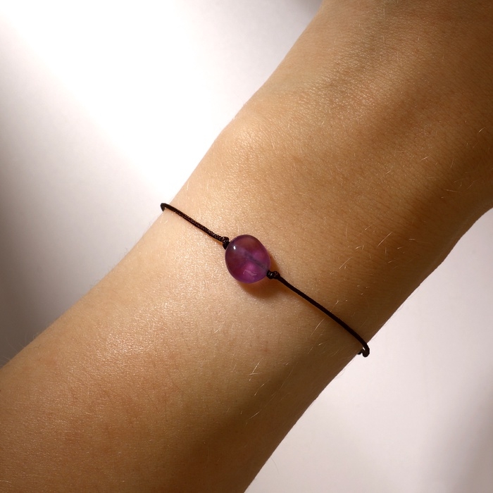 Браслет желаний «Аметист» на коричневой нити, длина регулируется Браслет желаний «Аметист» на коричневой нити, длина регулируется