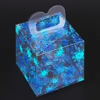 Коробка подарочная новогодняя складная ПВХ «Снежинки» 8×8×8 см