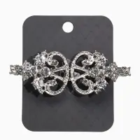 Зажим для кардигана "Ажур", пика, цвет белый в серебре Зажим для кардигана "Ажур", пика, цвет белый в серебре