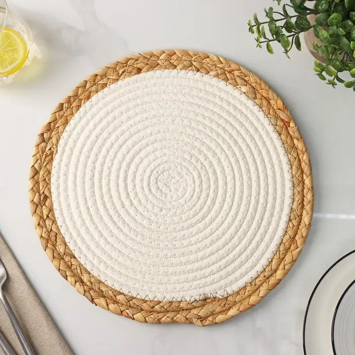 Салфетка сервировочная на стол Доляна &laquo;Мэг&raquo;, d=30 см, белая