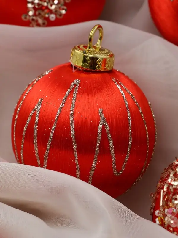 Набор шаров пластик d-6 см, 12 шт Набор шаров пластик d-6 см, 12 шт "Капризы зимы" красный