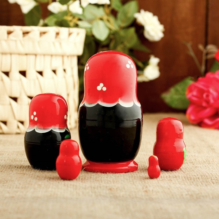 Матрёшка «Божья коровка», красный платок, 5 кукольная, 9-11 см Матрёшка «Божья коровка», красный платок, 5 кукольная, 9-11 см