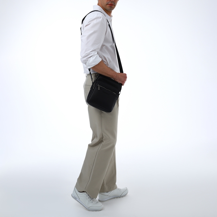 Сумка мужская через плечо TEXTURA, 3 наружных кармана, цвет чёрный Сумка мужская через плечо TEXTURA, 3 наружных кармана, цвет чёрный