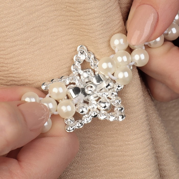 Подхват для штор «Звезда», жемчуг на резинке, d = 4 см, 2 × 43 см, цвет белый Подхват для штор «Звезда», жемчуг на резинке, d = 4 см, 2 × 43 см, цвет белый