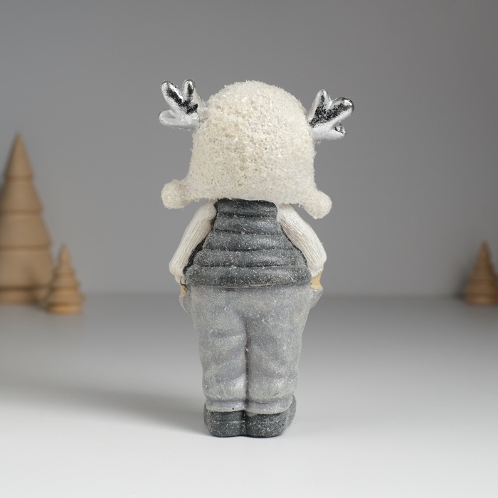 Сувенир полистоун  Сувенир полистоун "Малыш/Малышка в мохнатой шапке с оленьими рожками" МИКС 7х4х14 см
