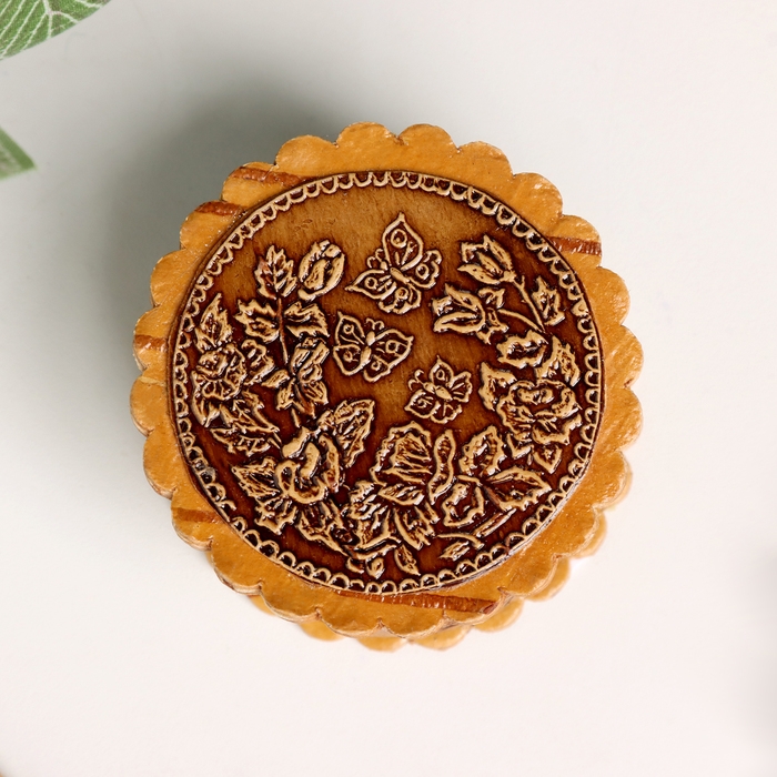 Шкатулка  Шкатулка "Бабочки над цветами", 40 х 25 мм, береста