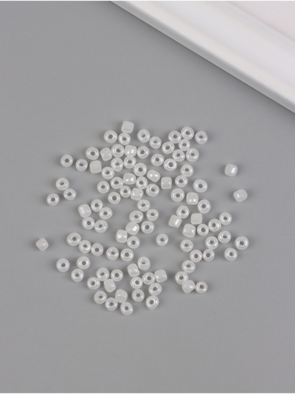 Бисер стекло 6/0  Бисер стекло 6/0 "Белый" перламутр 450 гр