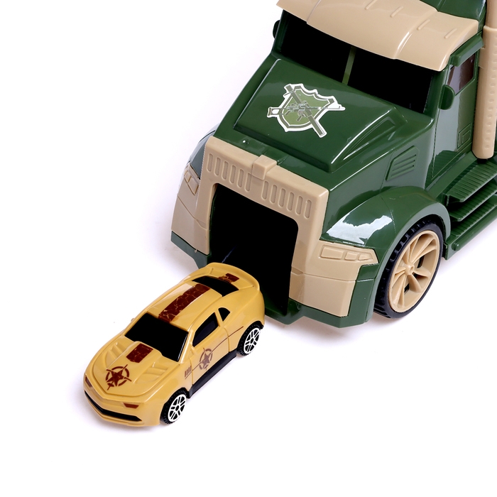 Грузовик &laquo;Перевозчик&raquo;, в комплекте 6 машин и дорожные знаки