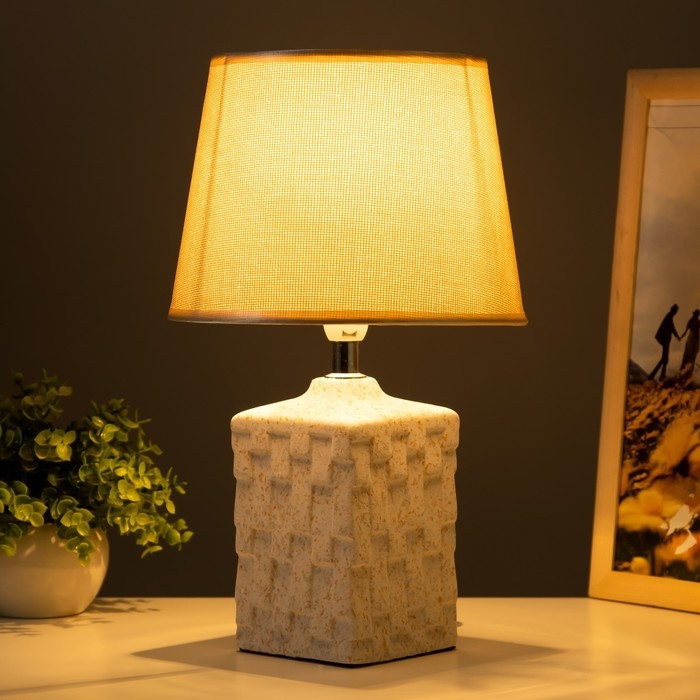 Настольная лампа Настольная лампа "Айлин" Е14 40Вт бежевый 20х20х33 см RISALUX