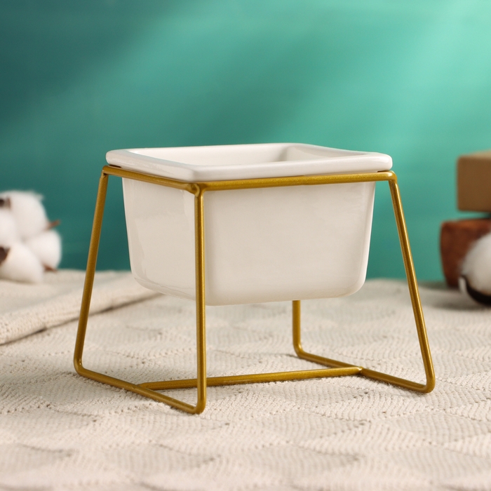 Горшок Горшок "Куб" на подставке, золото, 12х9х9см