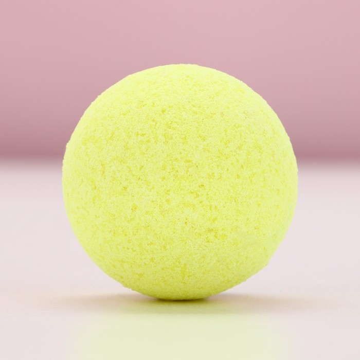 Бомбочка для ванны «Новогодняя ель», 130 г, аромат яблока, Новый Год