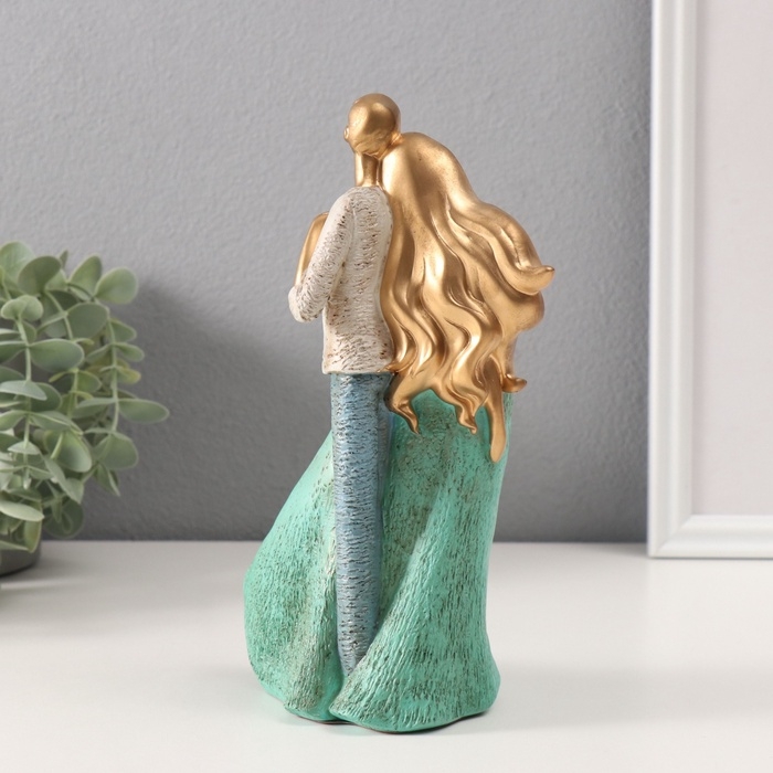 Сувенир полистоун  Сувенир полистоун "Пара держится за руки" бежево-зелёный 8х10х22 см