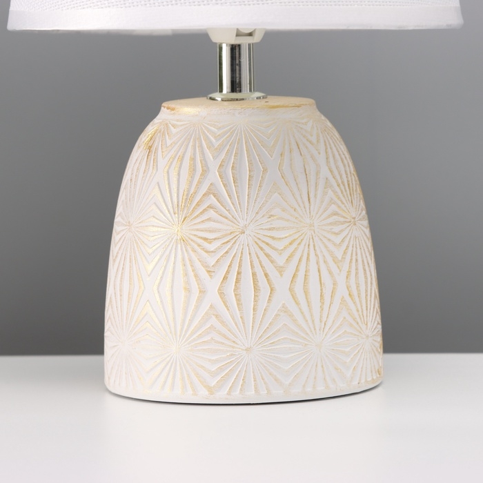 Лампа настольная Лампа настольная "Калейдоскоп" 1х40Вт Е14 белый 20х20х34см