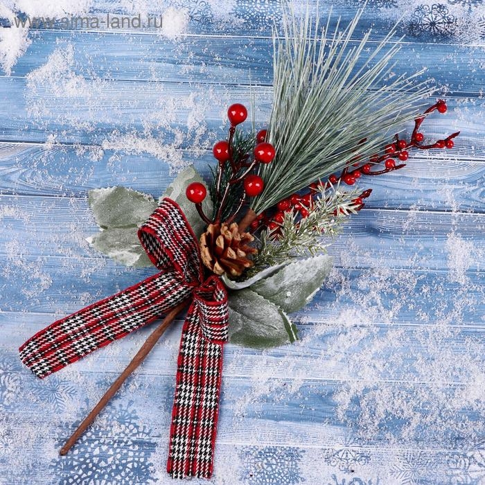 Декор  Декор "Зимнее очарование" шишка ягоды хвоя бантик, 28 см