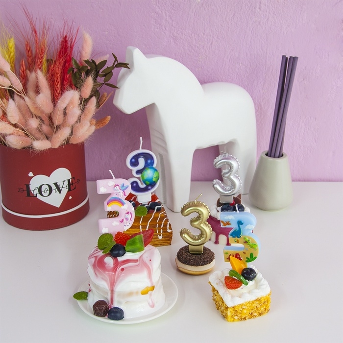 Свеча в торт « Волшебные единороги», цифра 3, розовый, 9 см Свеча в торт « Волшебные единороги», цифра 3, розовый, 9 см