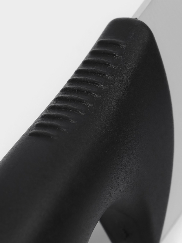 Шеф-нож, лезвие 19,5 см, черная ручка Шеф-нож, лезвие 19,5 см, черная ручка