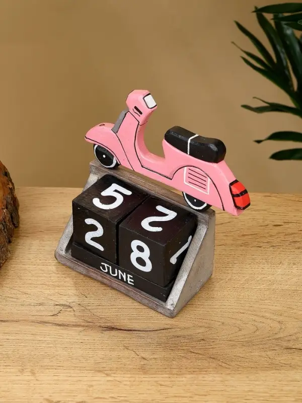 Календарь настольный Календарь настольный "Мопед" дерево 11х5х14 см, розовый