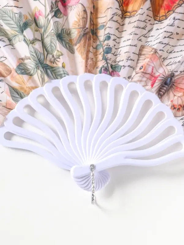 Веер складной &laquo;Бабочки, цветы и старые газеты&raquo;, 22.5 см