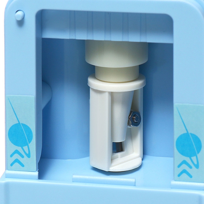 Точилка электрическая (батарейки в комплект не входят). работает от 2-х AA батареек Синий Точилка электрическая (батарейки в комплект не входят). работает от 2-х AA батареек Синий