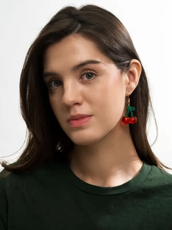 Серьги висячие &laquo;Вишня&raquo;, на петельке. цветные в золоте