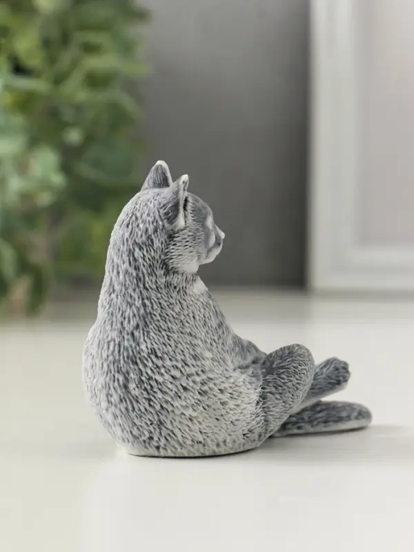 Сувенир "Кот с яйцами сидит" 6,6 см