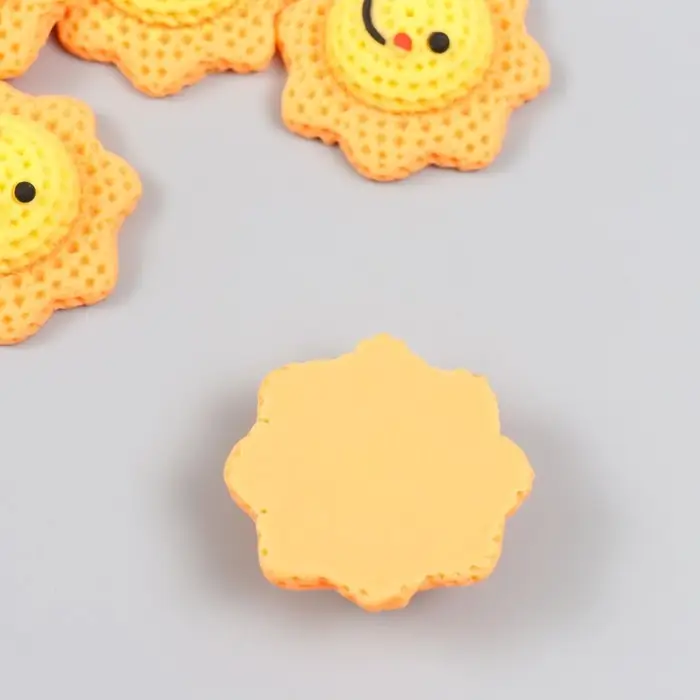 Декор для творчества пластик "Вязаное солнышко" 3,7х3,5 см