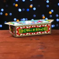 Подарочная коробка «Дед Мороз и Снегурочка» 20×10×6 см
