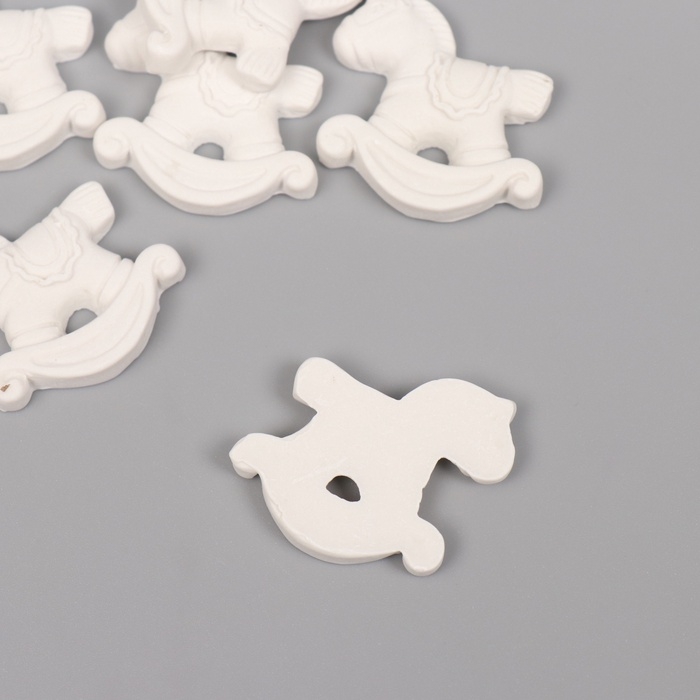 Декор для творчества полистоун Декор для творчества полистоун "Лошадка-качалка" белый набор 6 шт 3х3 см