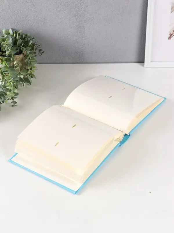 Фотоальбом 200 фото 10X15см, "Малыш", голубой,бум.карм.с мемо, книжн. пер-т