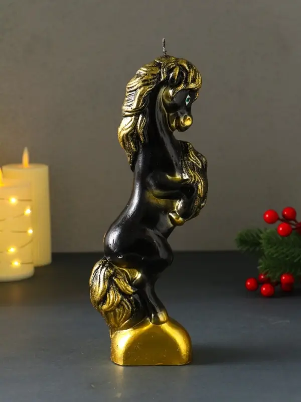 Свеча новогодняя "Конь на дыбах" чёрный 9х6,2х25,5 см