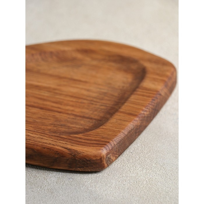 Доска для подачи авторская «Кость», 29×17×2 см, натуральный дуб Доска для подачи авторская «Кость», 29×17×2 см, натуральный дуб