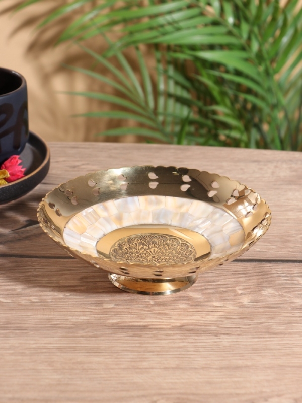 Чаша Чаша "Золотой павлин" латунь с перламутром 16,5х16,5х5 см