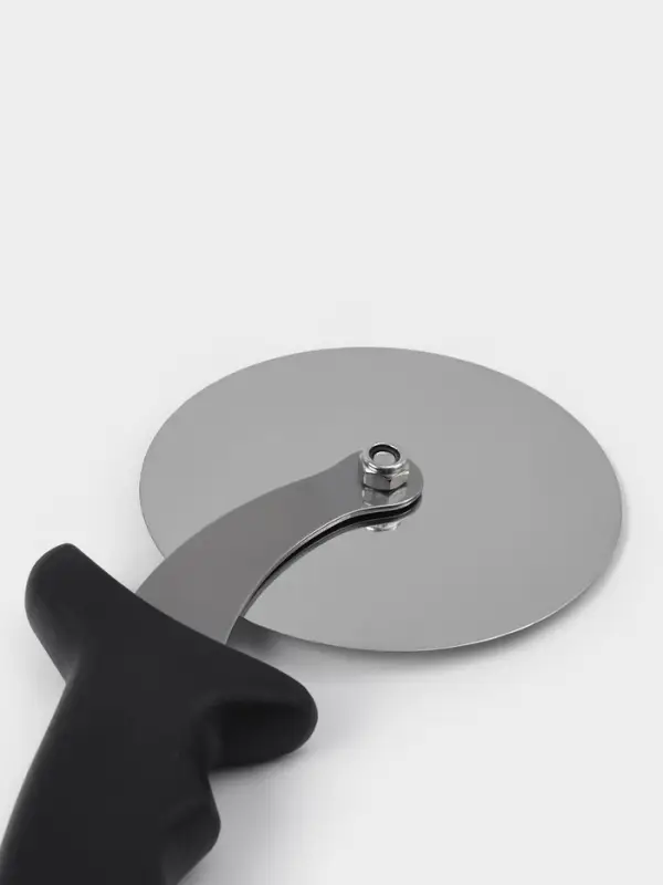 Нож для пиццы и теста Доляна, 23.5 см, d=10 см, толщина лезвия 1 мм, чёрный