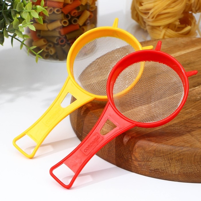 Сито для просеивания с ручкой Доляна, d=9 см, зелёное Сито для просеивания с ручкой Доляна, d=9 см, зелёное