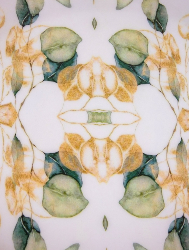 Поднос круглый с бортиками Поднос круглый с бортиками "Листья" дерево манго 35х35х6,5 см