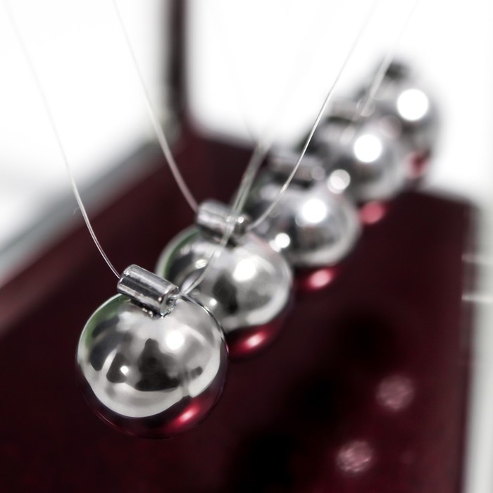 Маятник Маятник "Шары техно" квадрат 9 x 9 x 7,5 см