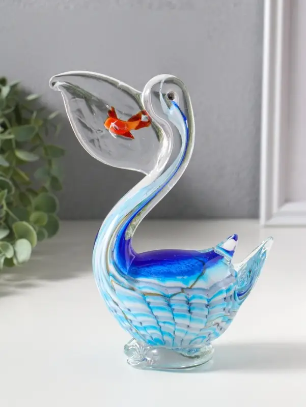 Сувенир стекло "Пеликан с рыбкой в клюве" под муранское стекло 7,5х14х17 см