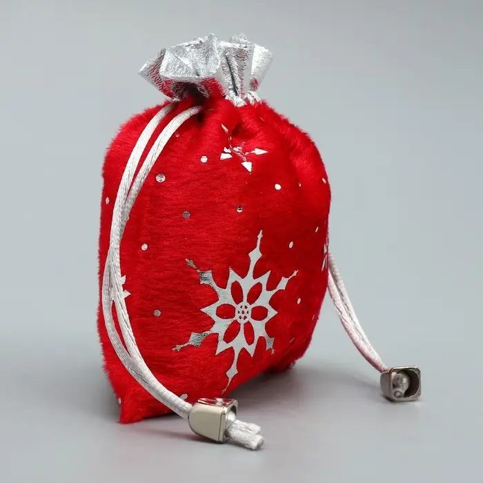 Мешочек подарочный плюш «Чудо», снежикни, тиснение, 10 х 12 см +/- 1.5 см Мешочек подарочный плюш «Чудо», снежикни, тиснение, 10 х 12 см +/- 1.5 см