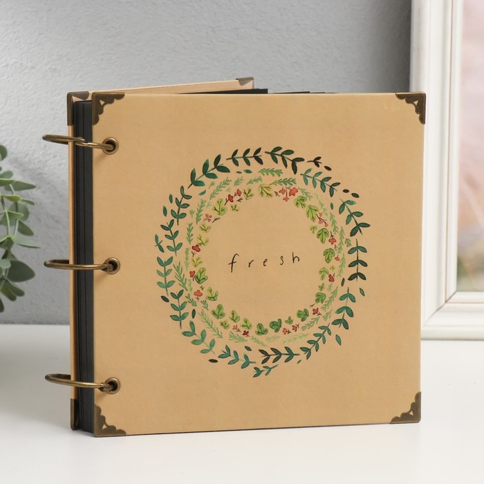 Фотоальбом на кольцах 30 листов Фотоальбом на кольцах 30 листов "Свежесть" чёрные листы 18х18 см