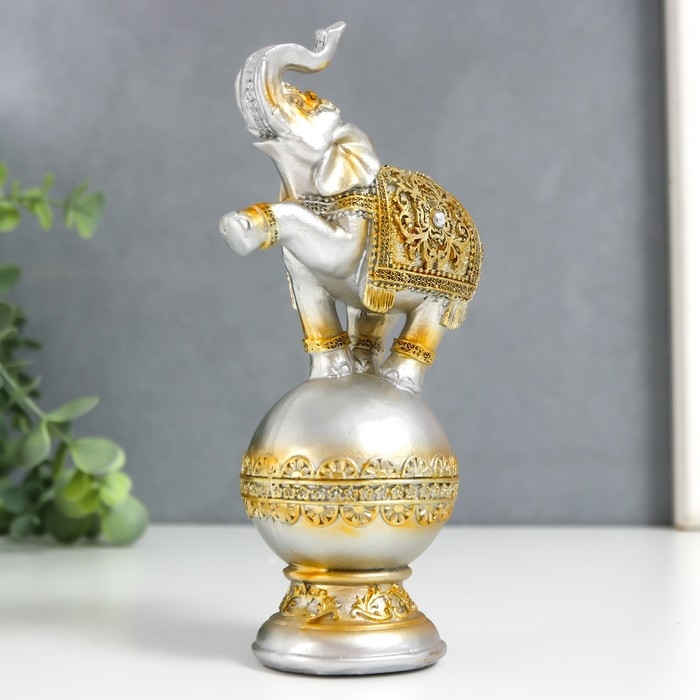 Сувенир полистоун Сувенир полистоун "Слон на шаре в ажурной попоне" 19х8,5х5,5 см